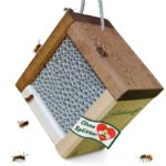 Wildbienenhaus aufhängen